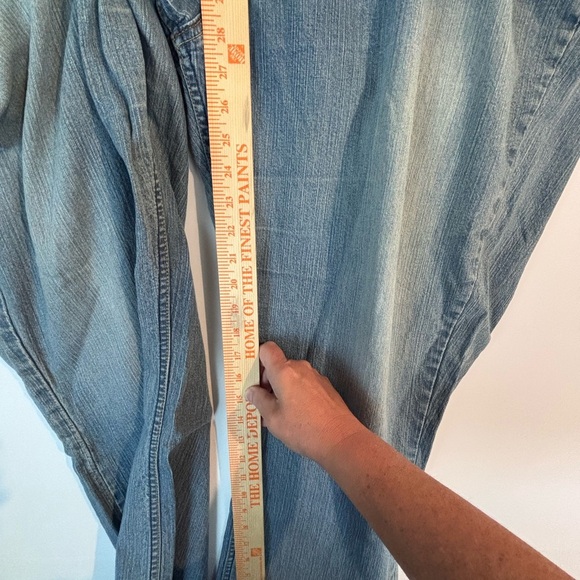 Levi Strauss Signature Bootcut Jeans Women’s 24W Short Blue Denim - Picture 11 of 13